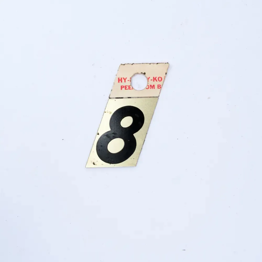 Numero Adhesivo Aluminio #8 Para Rotular Hy-Ko 1-Plg