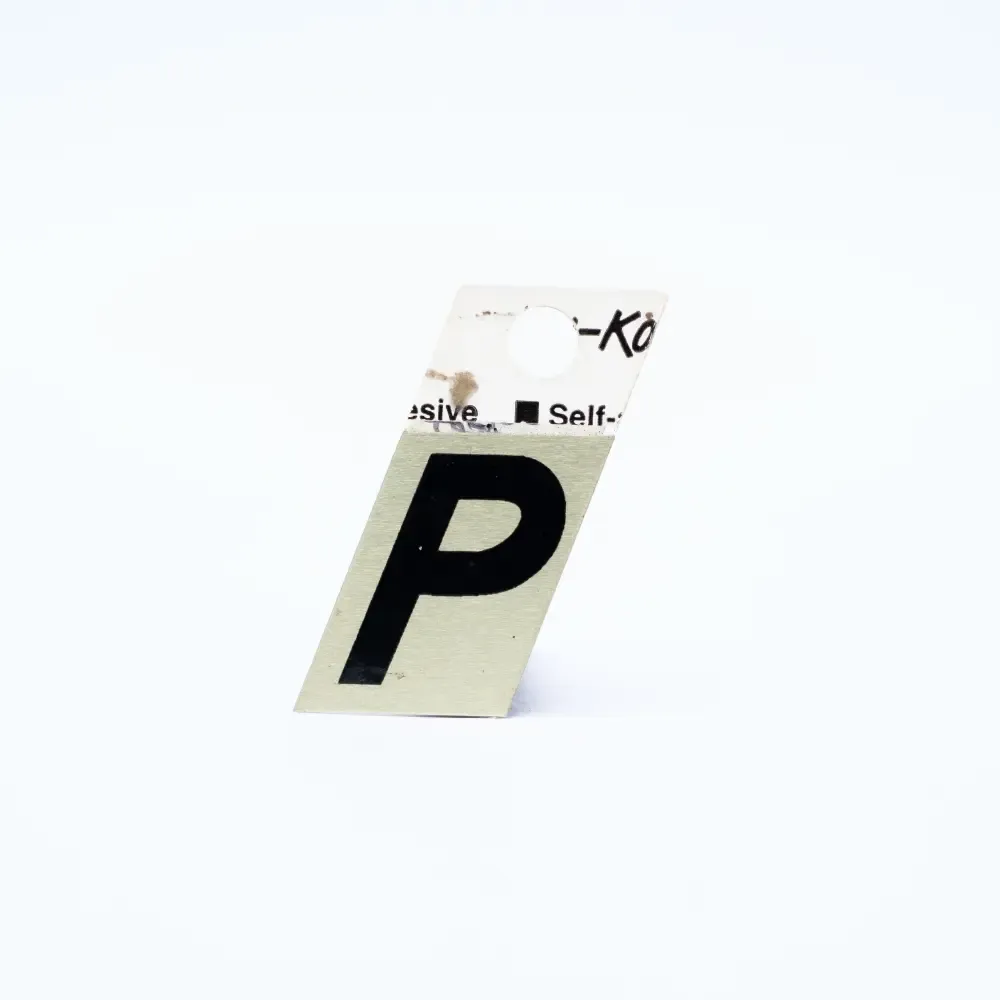 Letra Adhesiva Aluminio "P" Para Rotular Hy-Ko 1-Plg