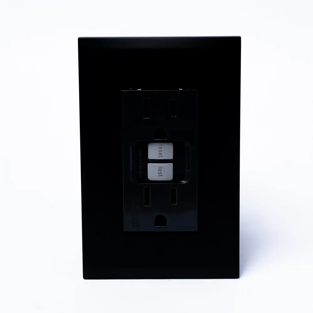 Contacto (Tomacorriente) Doble Negro Duplex Gfci-Tr 2P+T Bticino 127V 15Amp