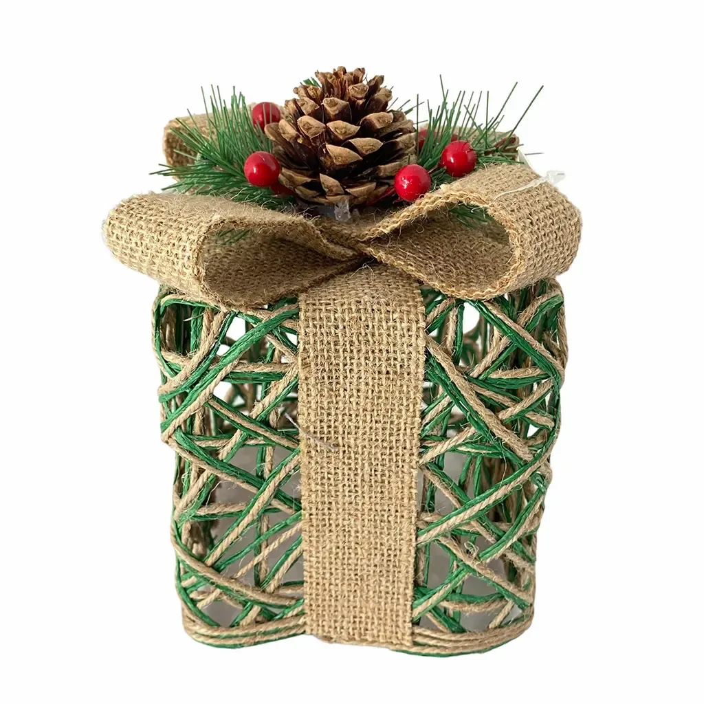 ADORNO NAVIDAD REGALO 9X9X15CM VERDE CAFÉ CON BELLOTA Y CHERRY